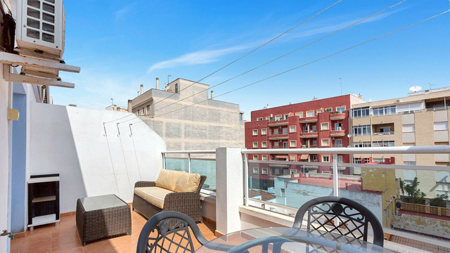 Spacious bright three bedroom apartment in Torrevieja - 17